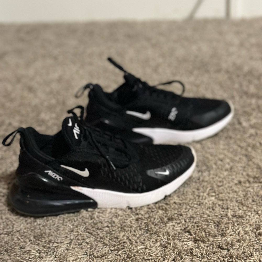Nike Airmax 270’s: Size 7.5